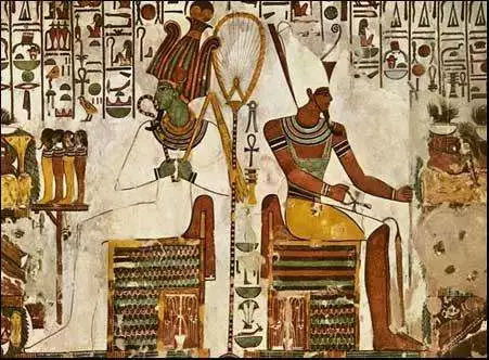 古埃及法老的地位是怎样的